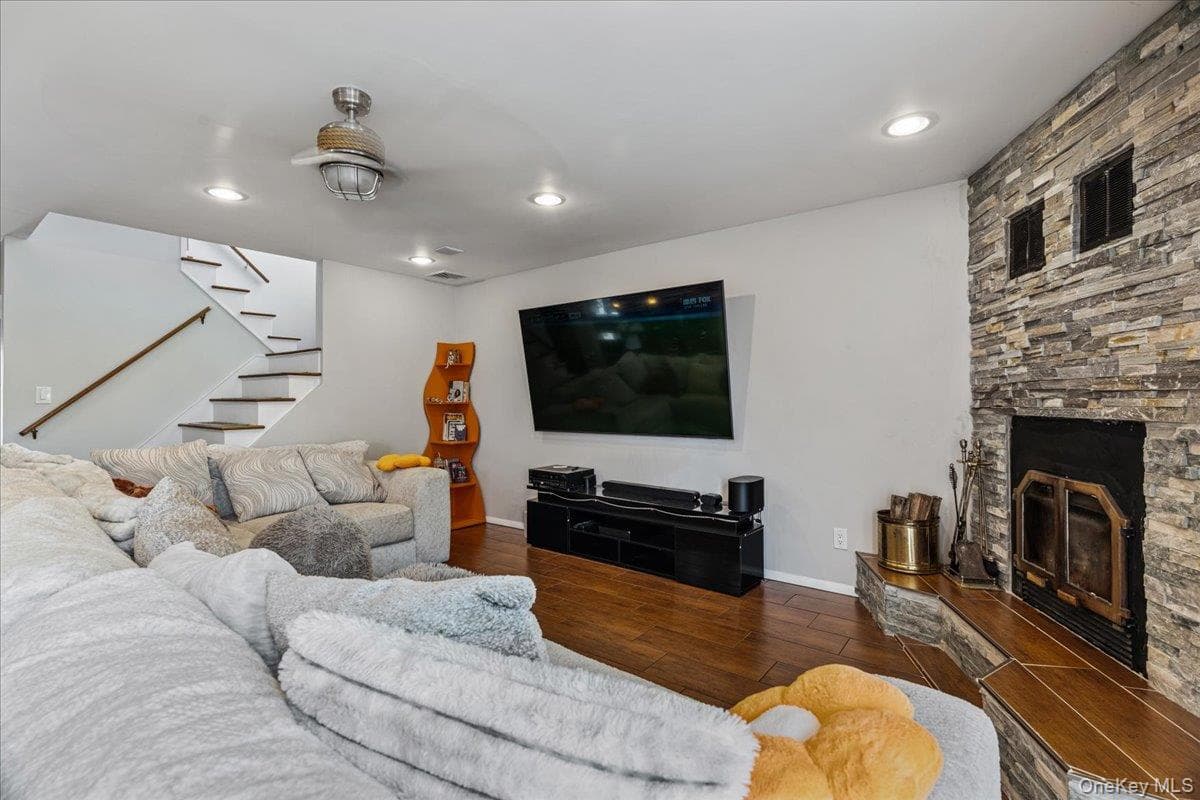 117 Gordon Place thumbnail 11