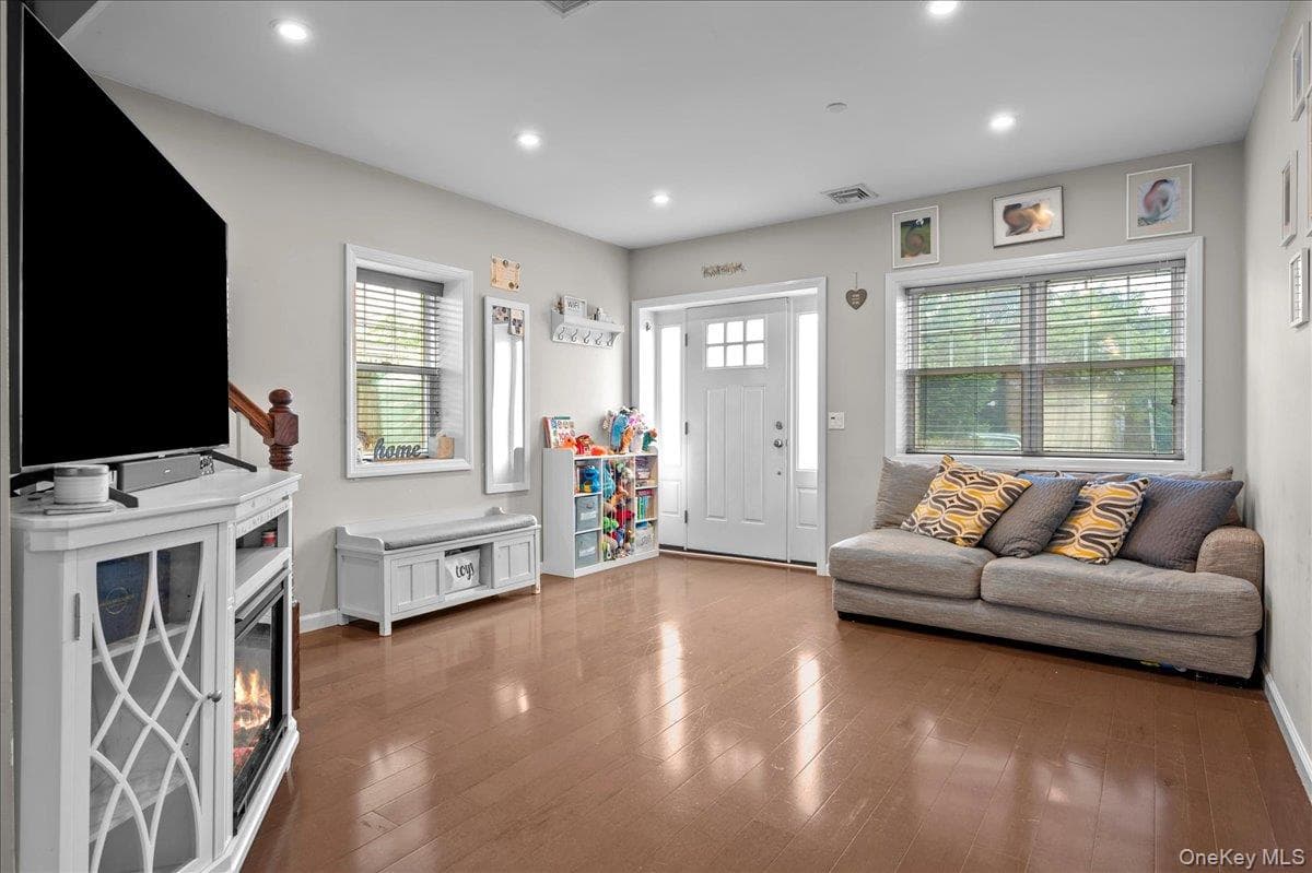 140 Winthrop Avenue thumbnail 4