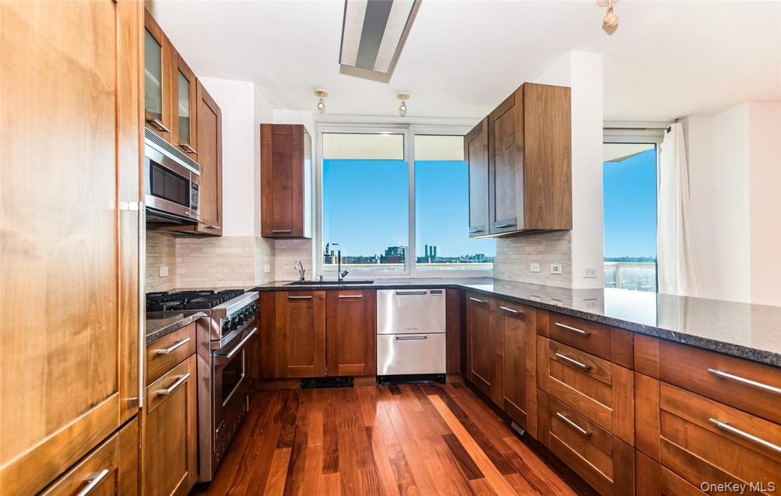 640 W 237th Street Unit: 11A thumbnail 7