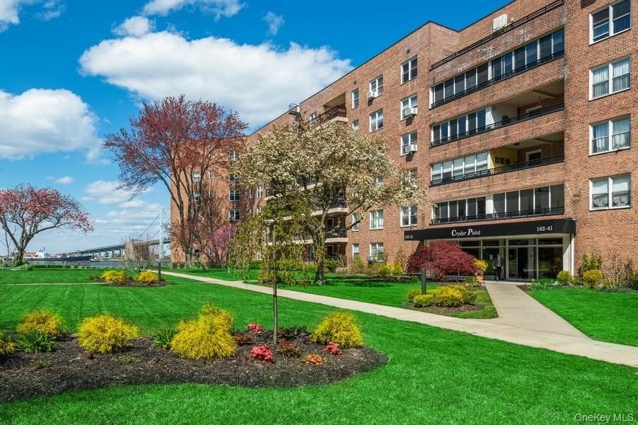 162-41 Powells Cove Boulevard Unit: 1G, Beechhurst