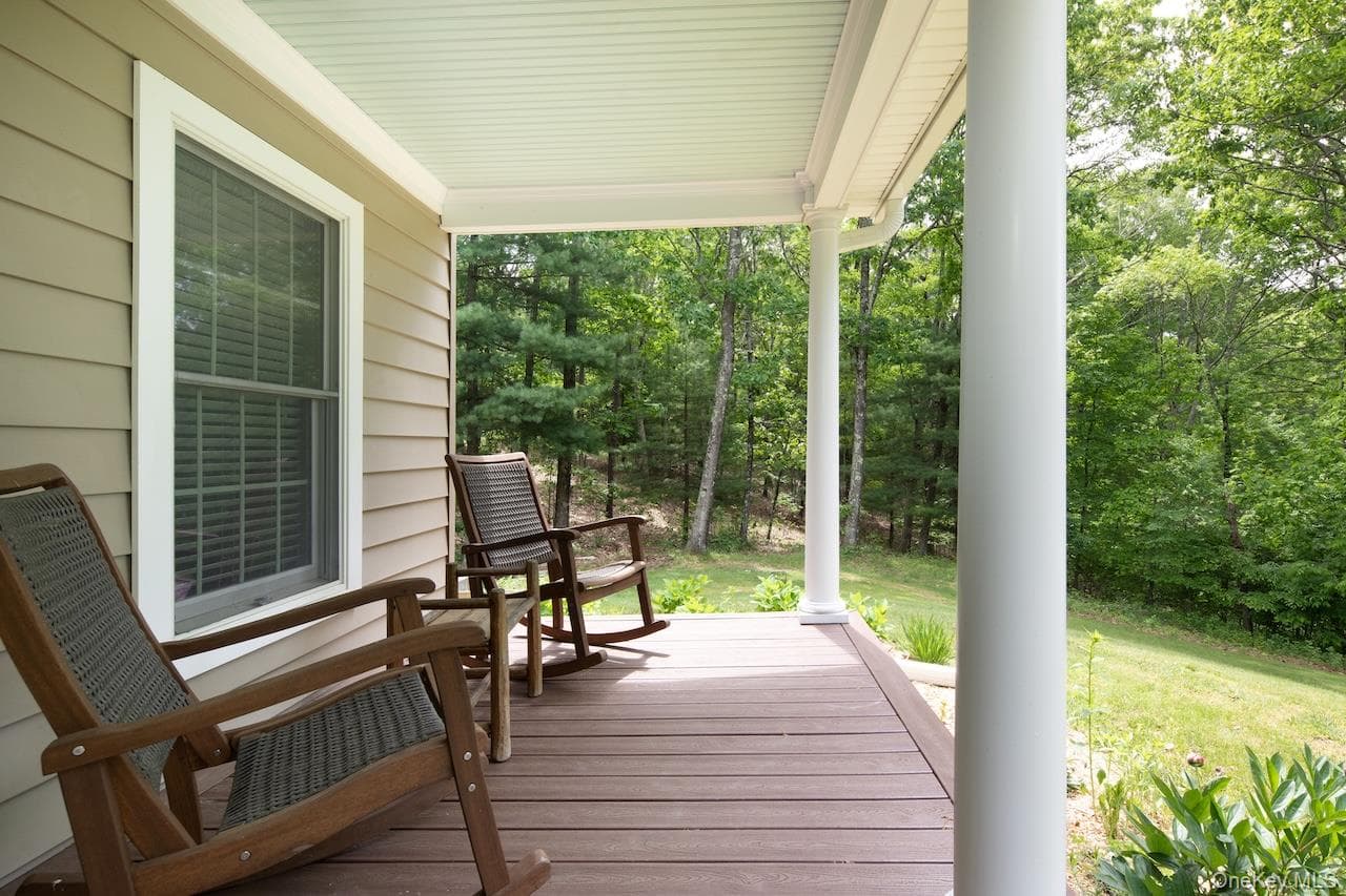 82 Maple Hill Lane thumbnail 12