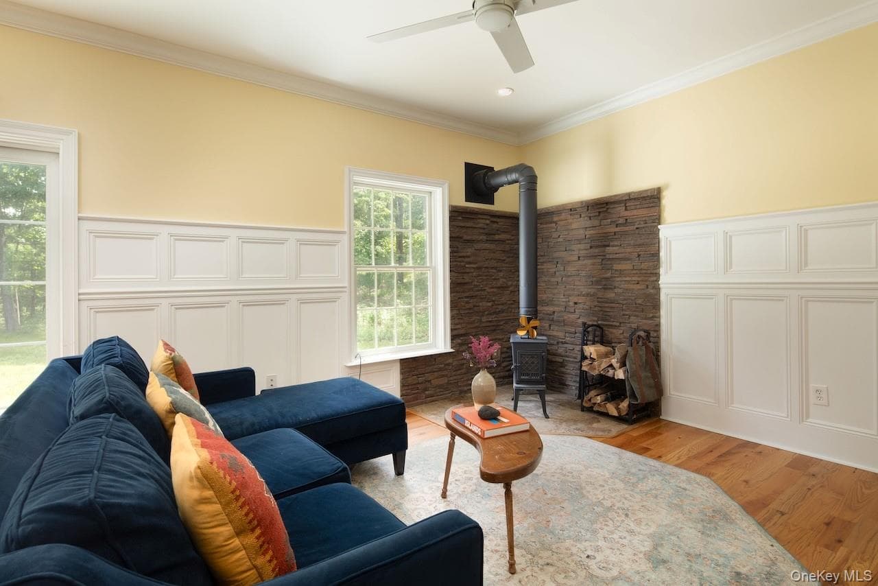 82 Maple Hill Lane thumbnail 3
