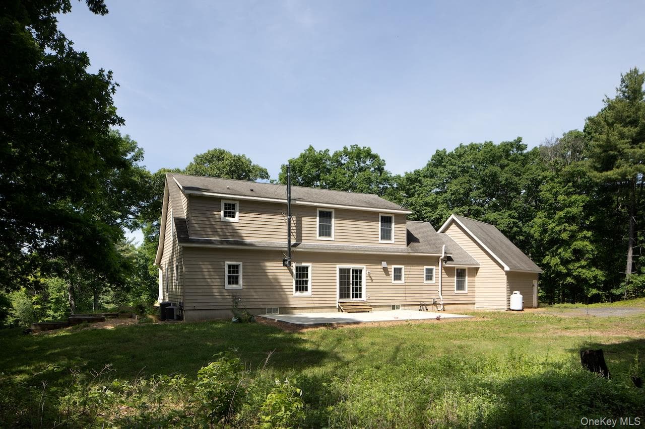 82 Maple Hill Lane thumbnail 25