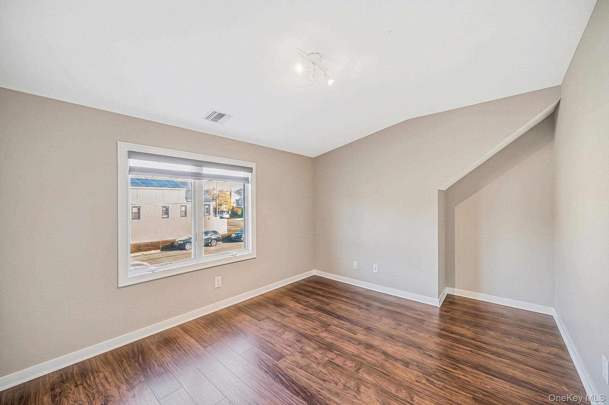 354 Seaford Avenue thumbnail 18