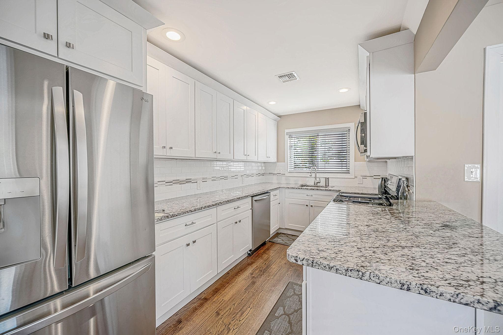 354 Seaford Avenue thumbnail 6