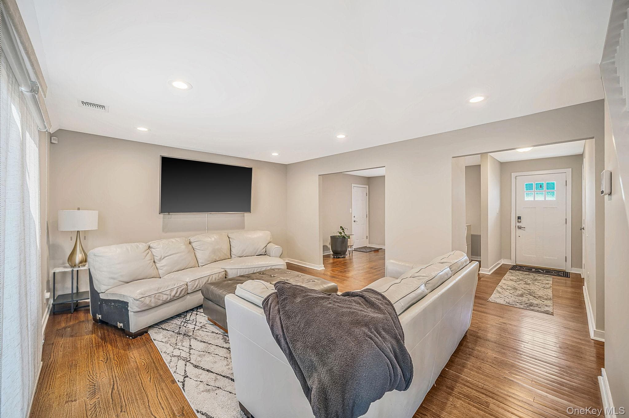 354 Seaford Avenue thumbnail 2