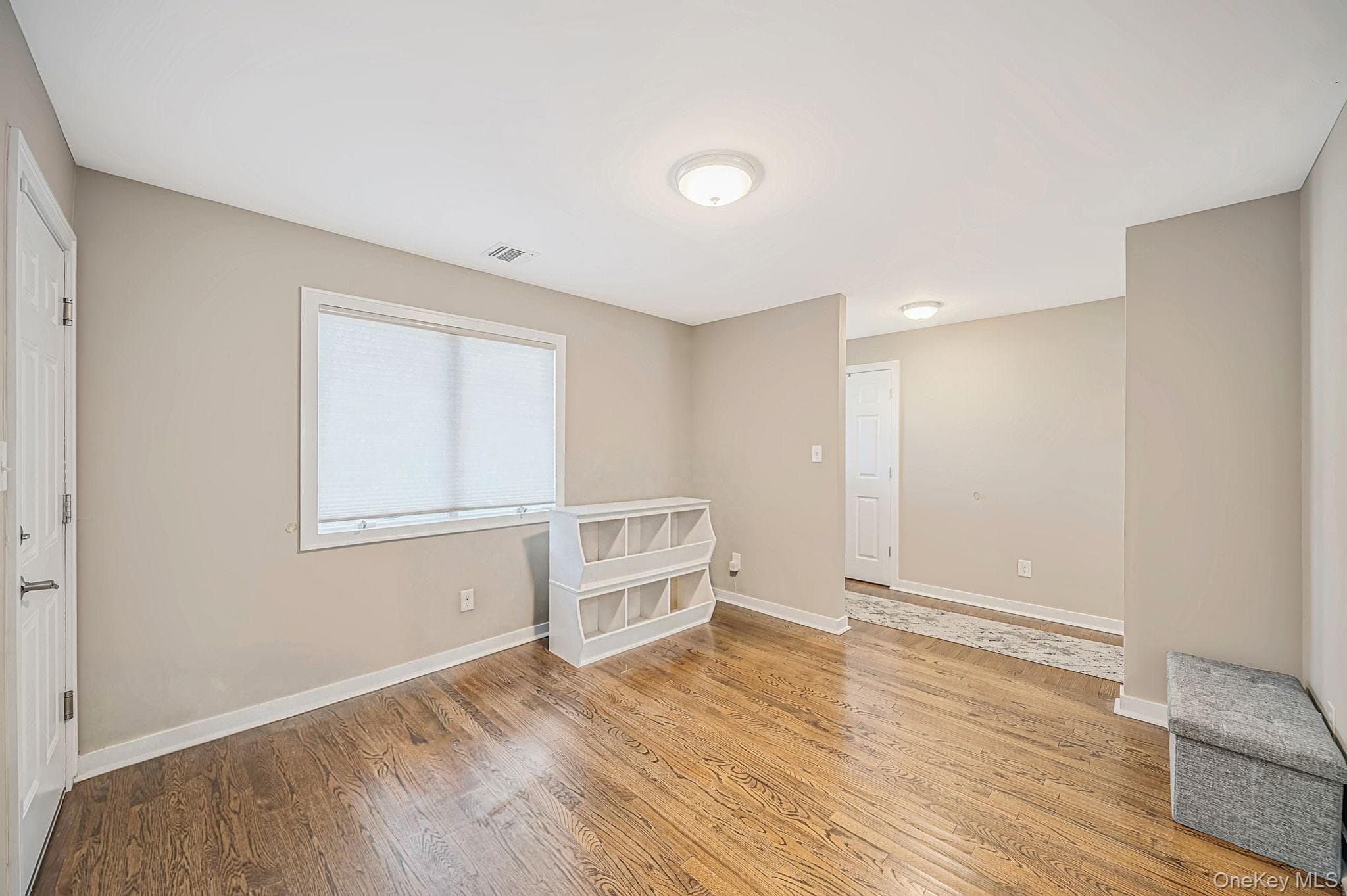354 Seaford Avenue thumbnail 5