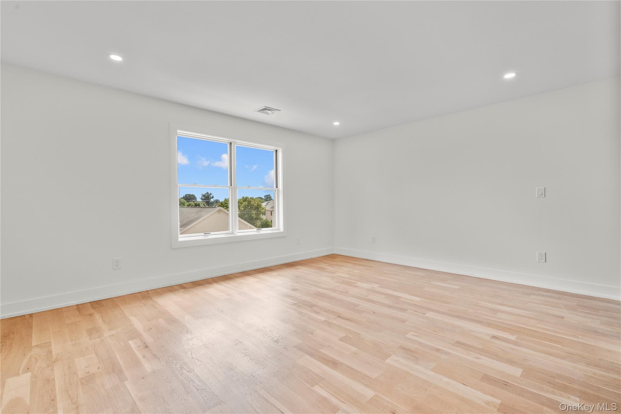230 Trenchard Street thumbnail 39