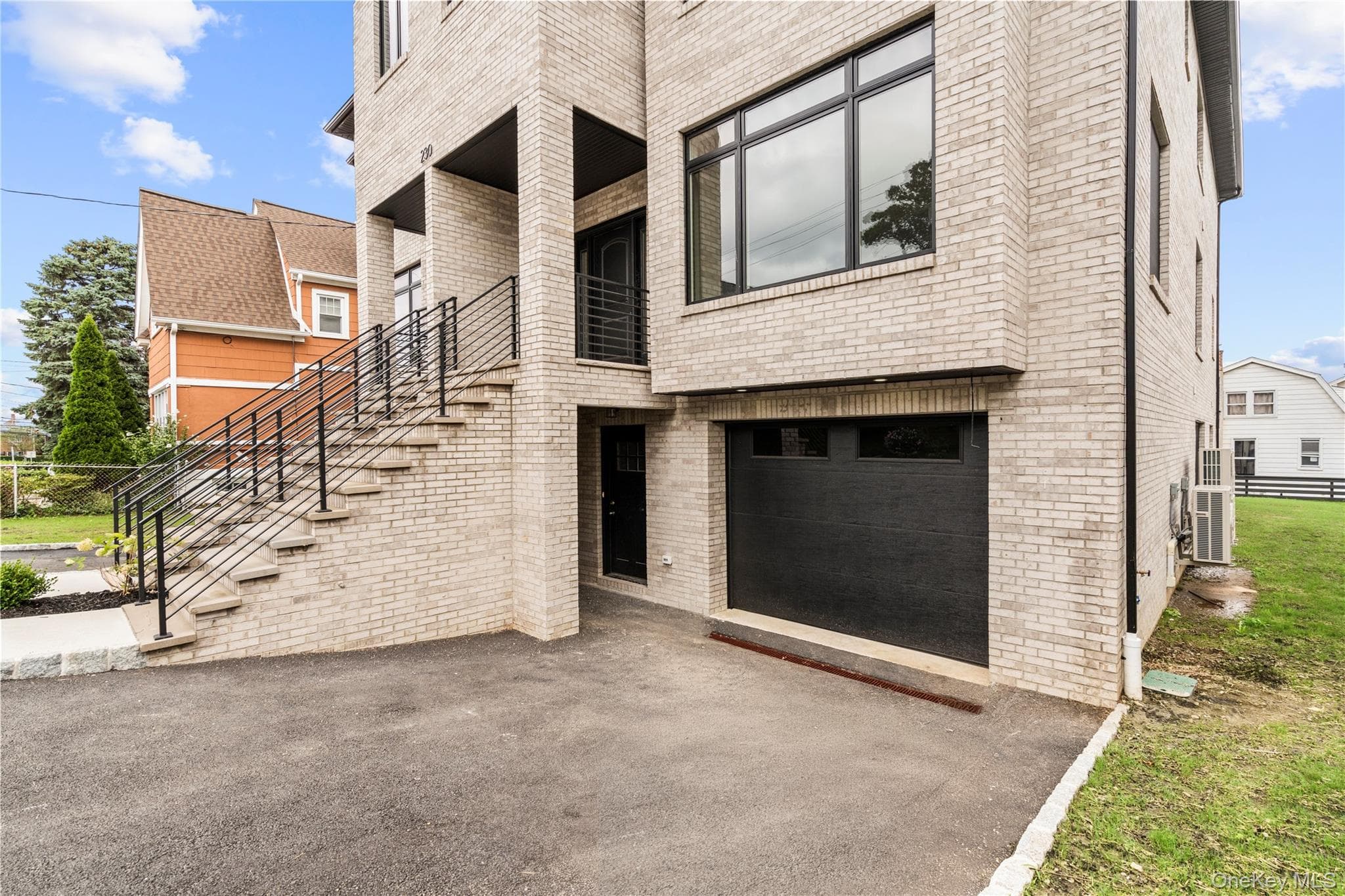 230 Trenchard Street thumbnail 47