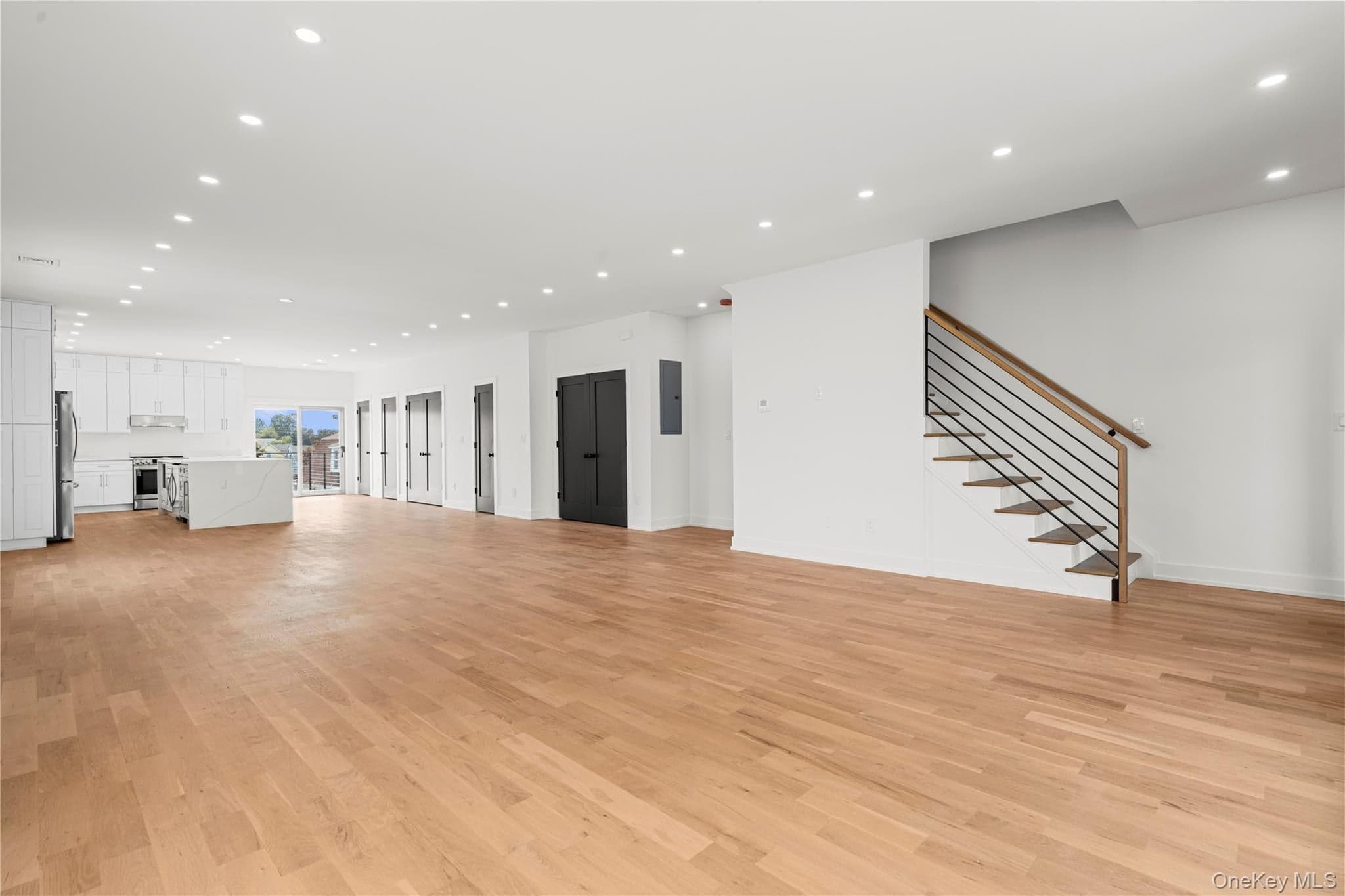 230 Trenchard Street thumbnail 7