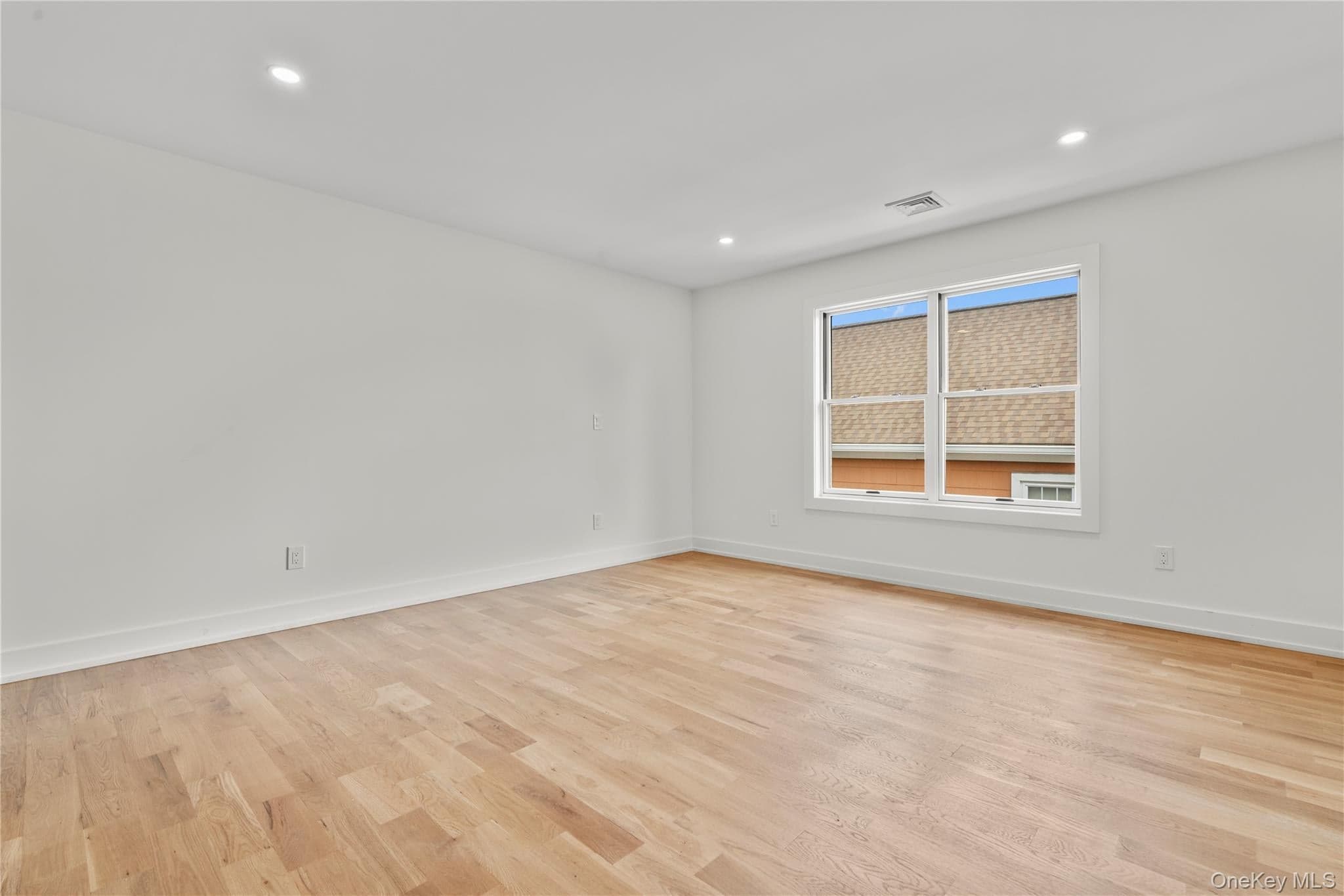 230 Trenchard Street thumbnail 20