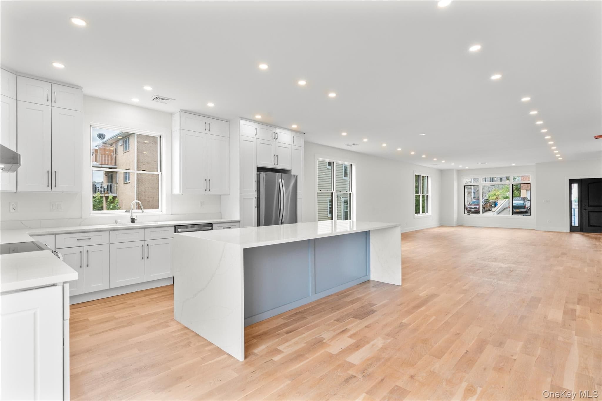 230 Trenchard Street thumbnail 37