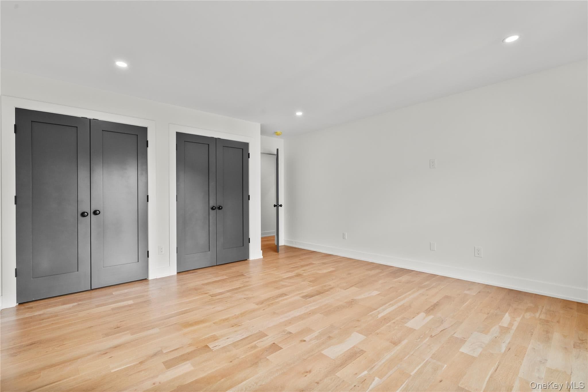 230 Trenchard Street thumbnail 41