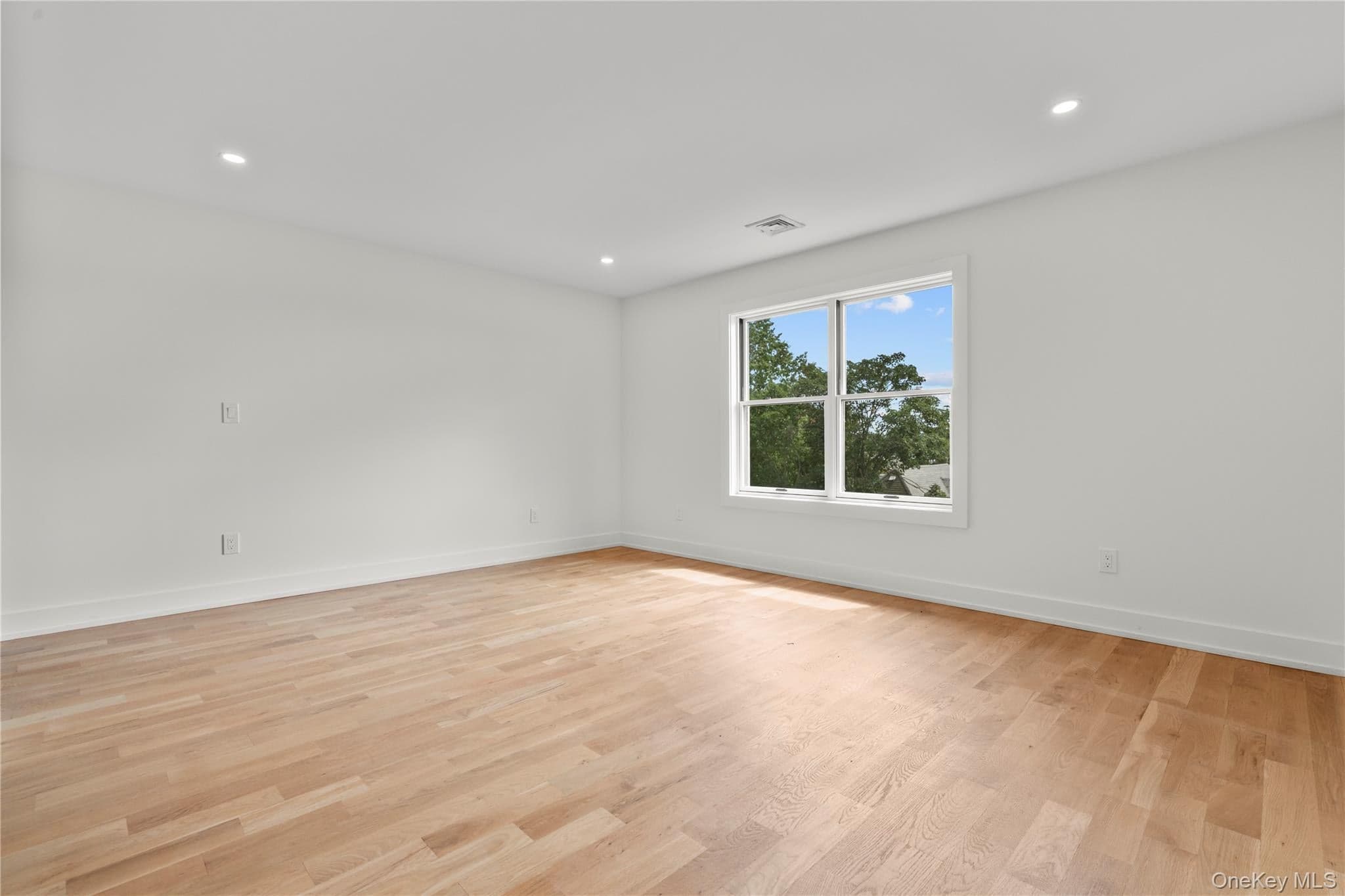 230 Trenchard Street thumbnail 22