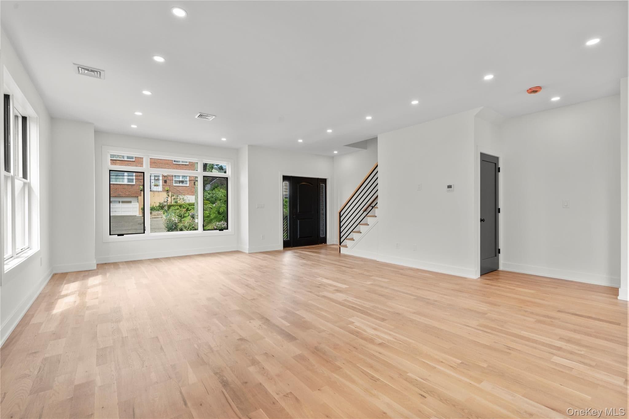 230 Trenchard Street thumbnail 34
