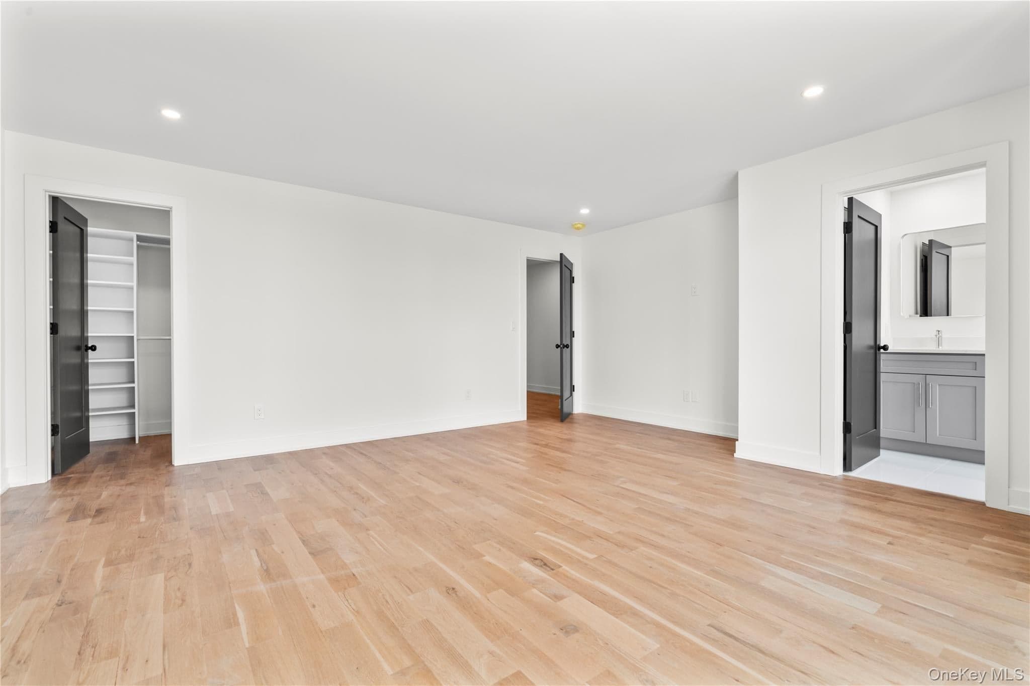 230 Trenchard Street thumbnail 16