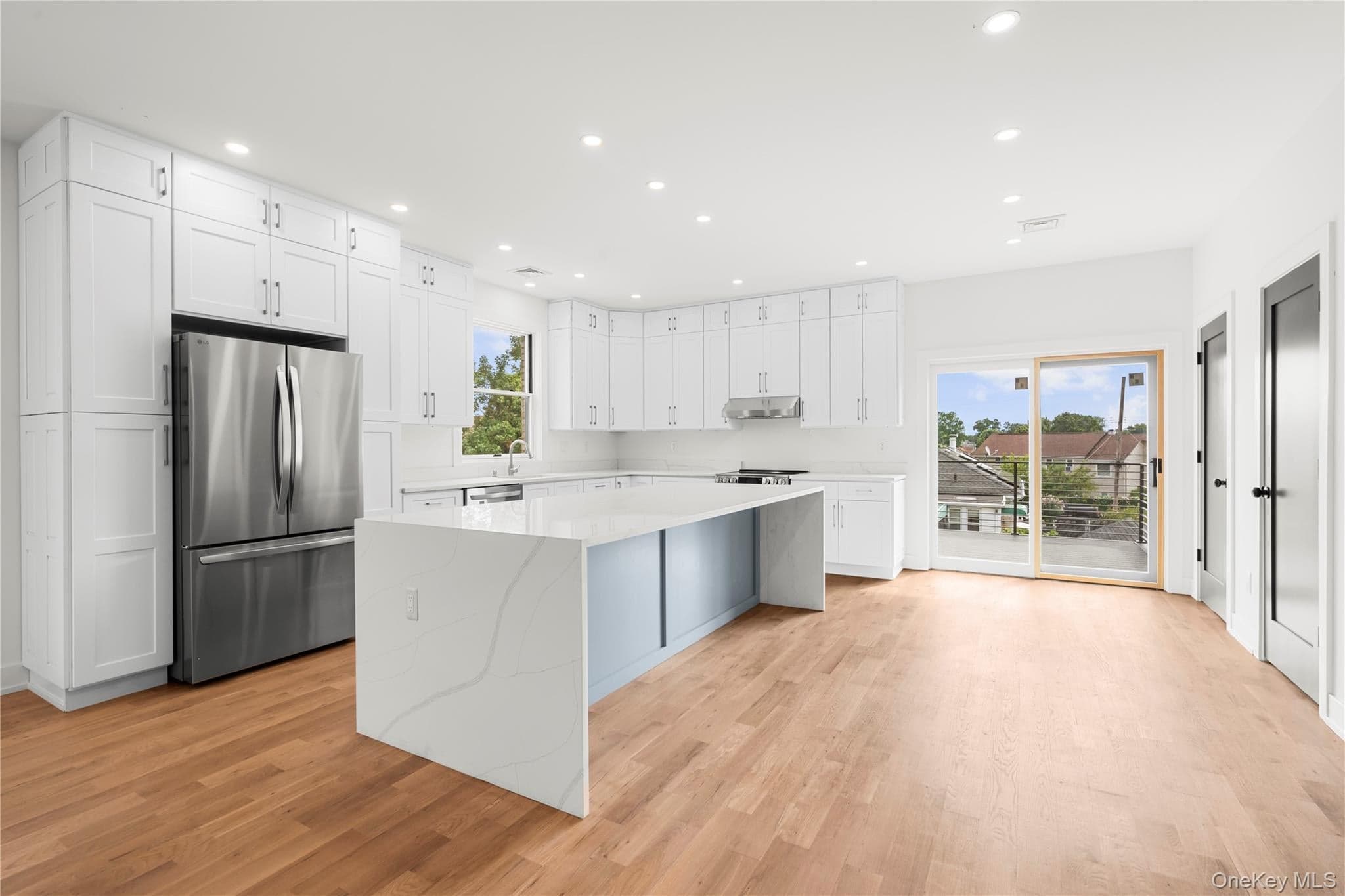 230 Trenchard Street thumbnail 9