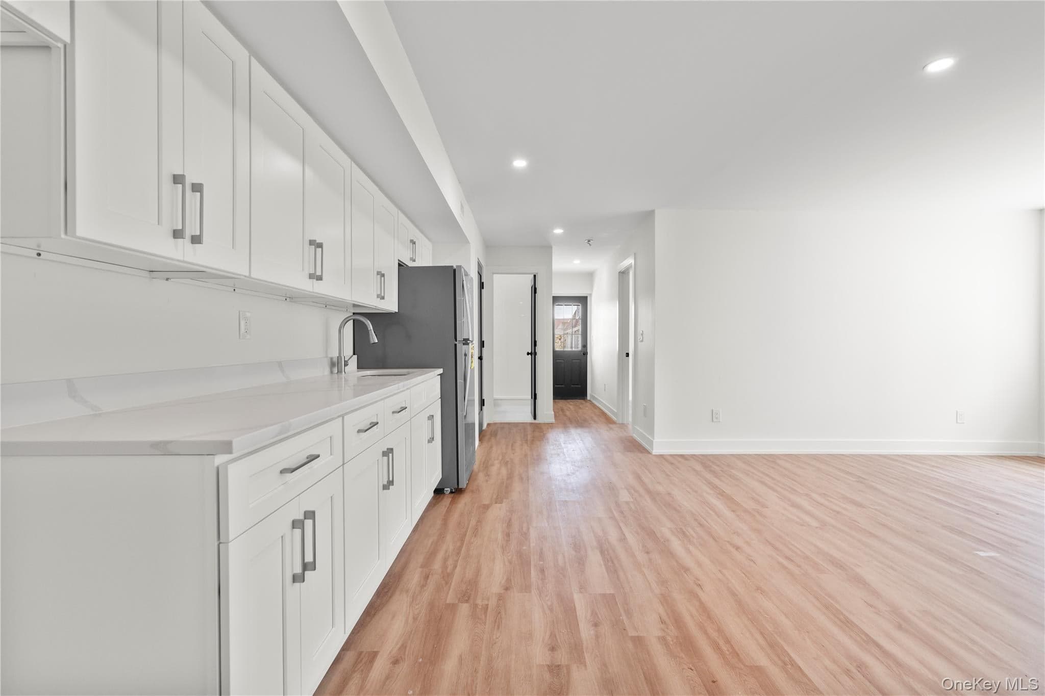 230 Trenchard Street thumbnail 27