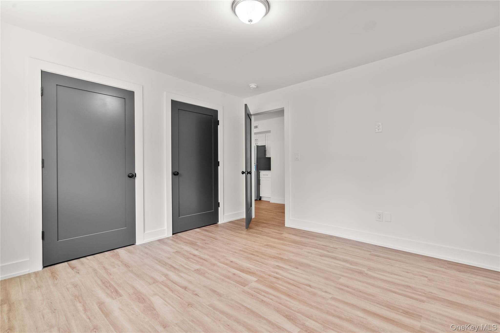 230 Trenchard Street thumbnail 31