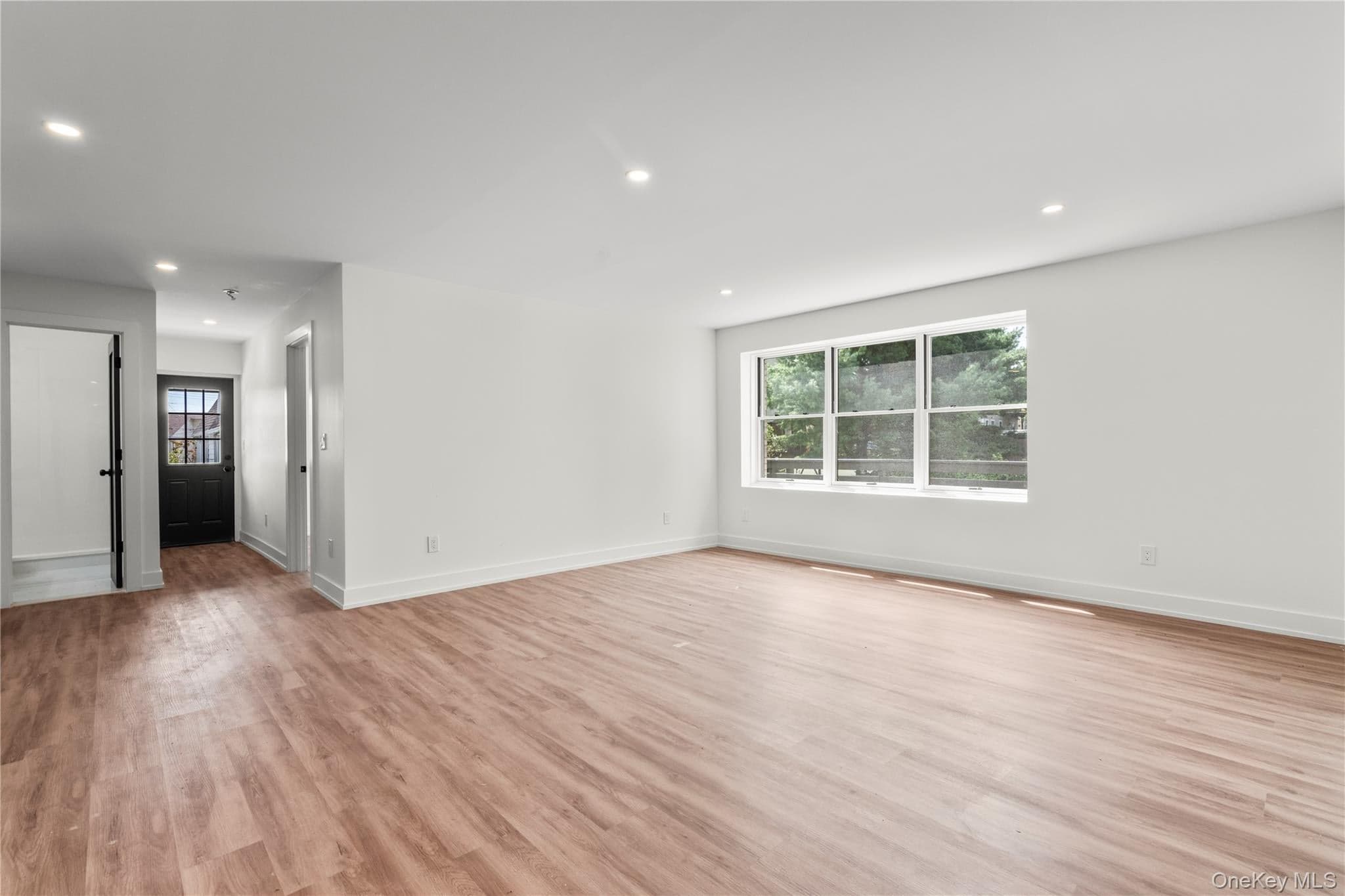 230 Trenchard Street thumbnail 26