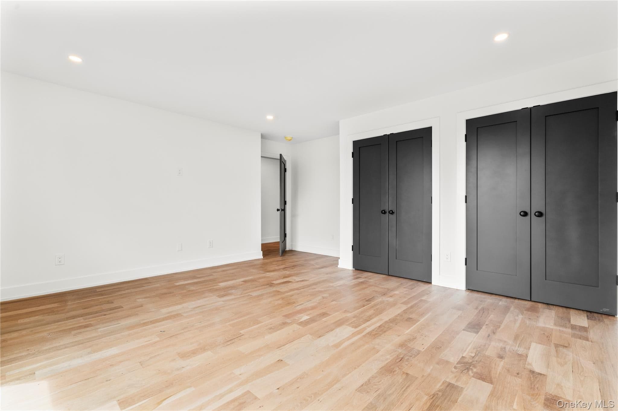 230 Trenchard Street thumbnail 23
