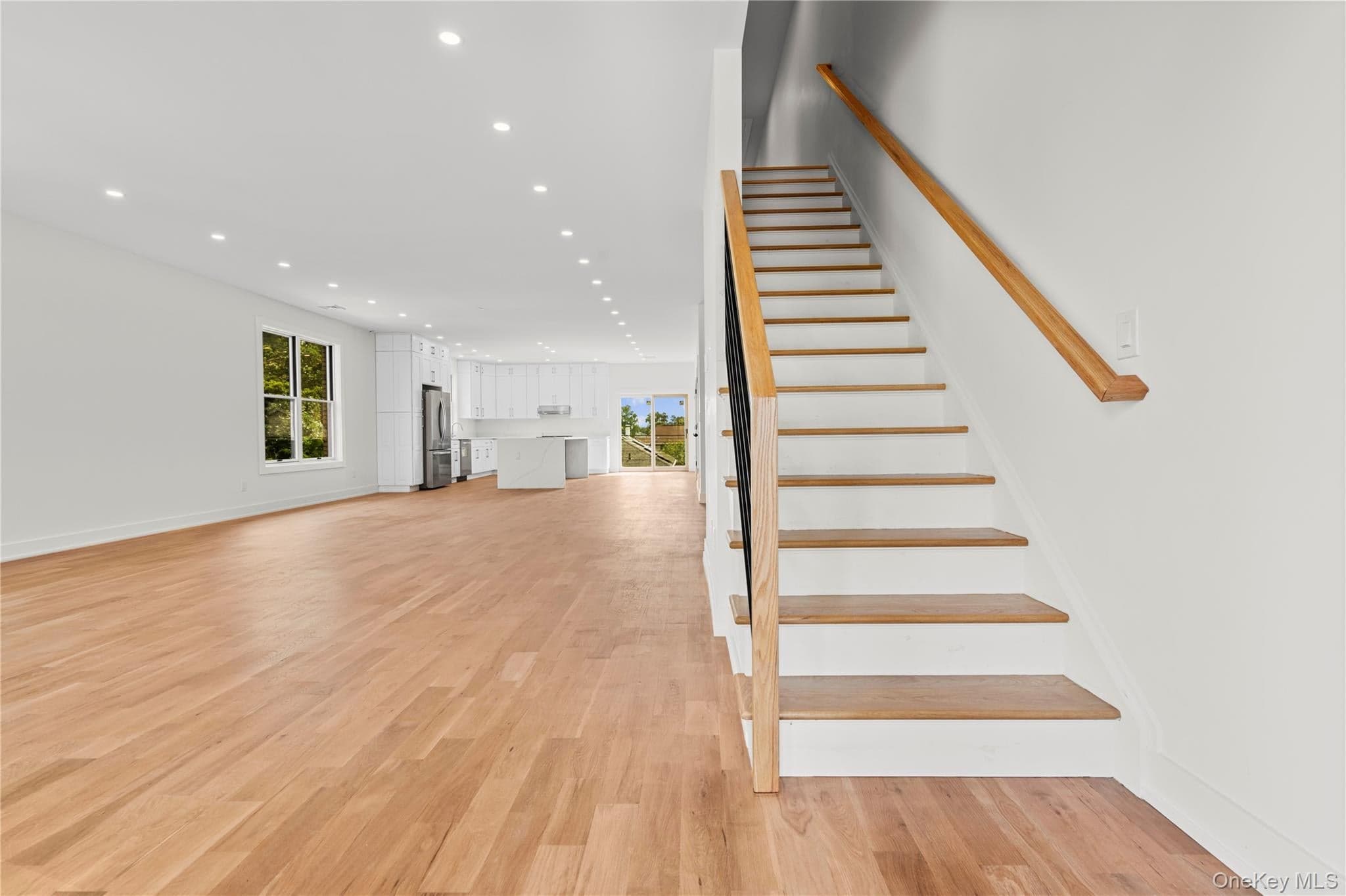 230 Trenchard Street thumbnail 5