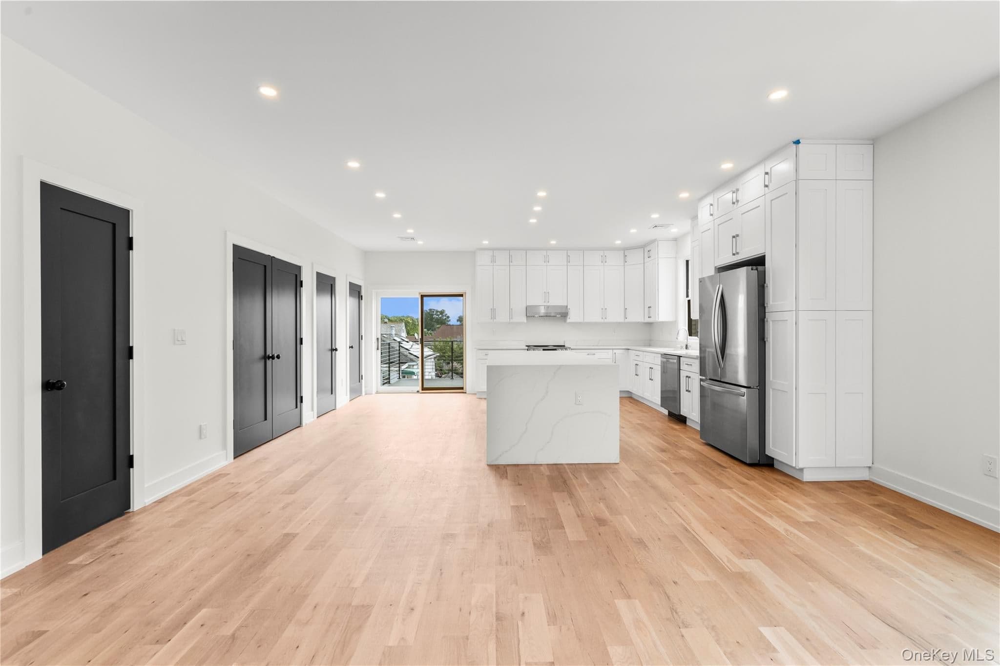 230 Trenchard Street thumbnail 35
