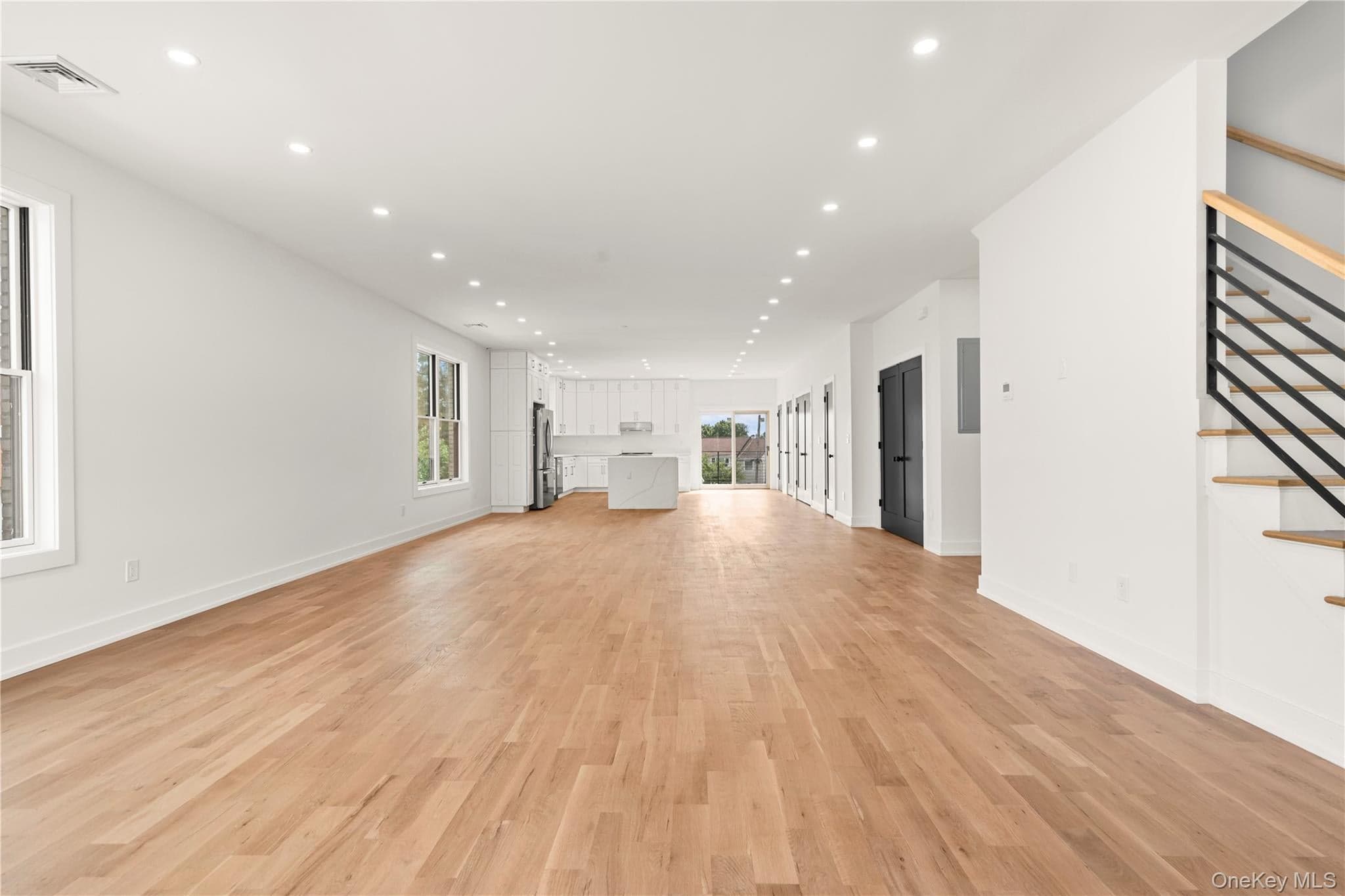 230 Trenchard Street thumbnail 6