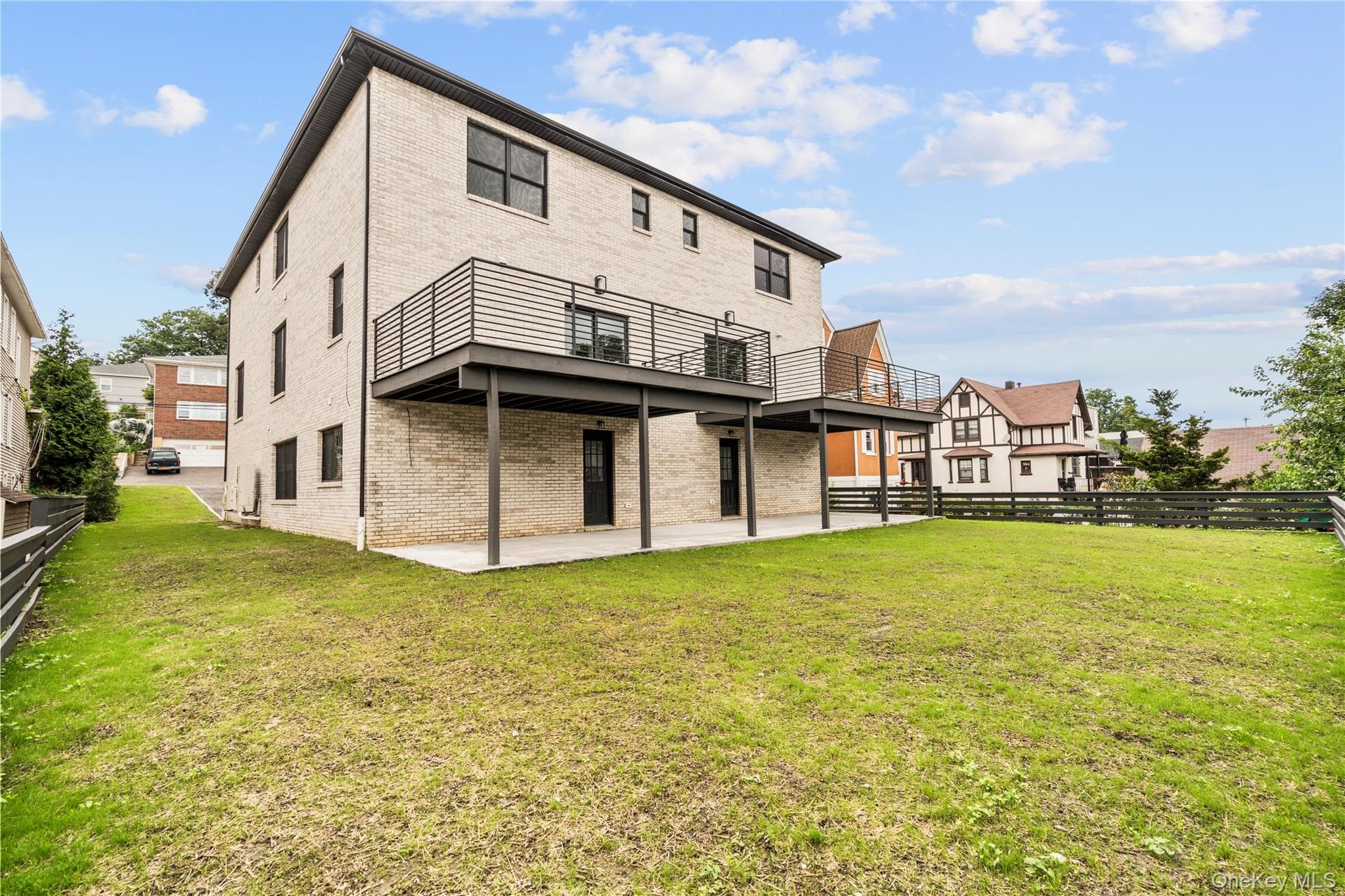 230 Trenchard Street thumbnail 49