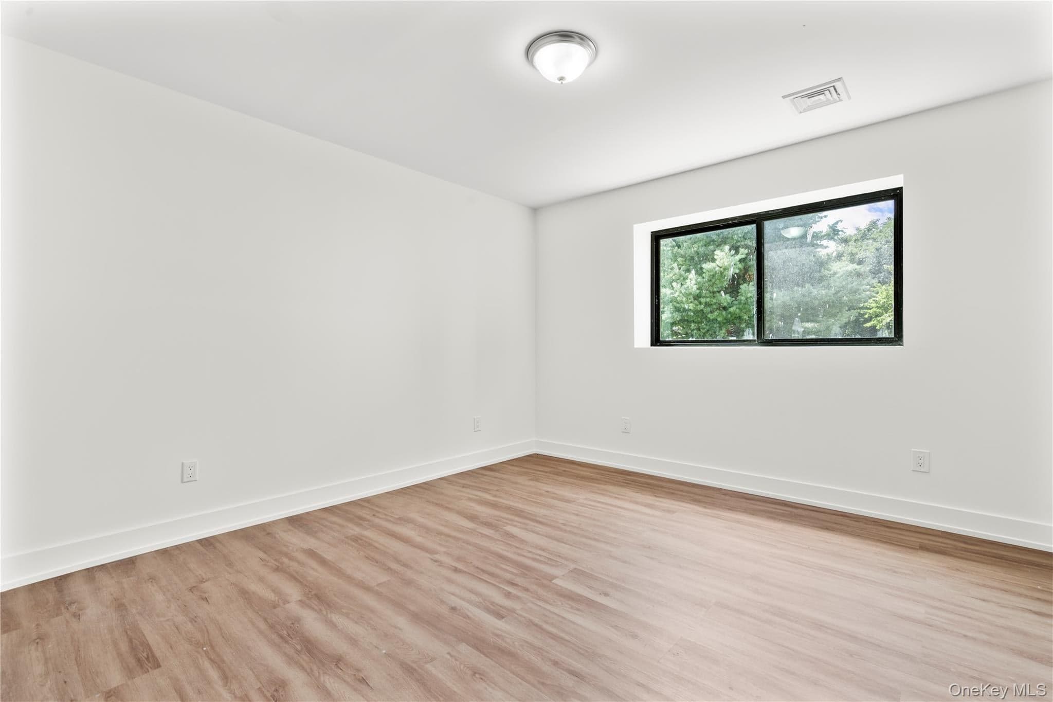 230 Trenchard Street thumbnail 30