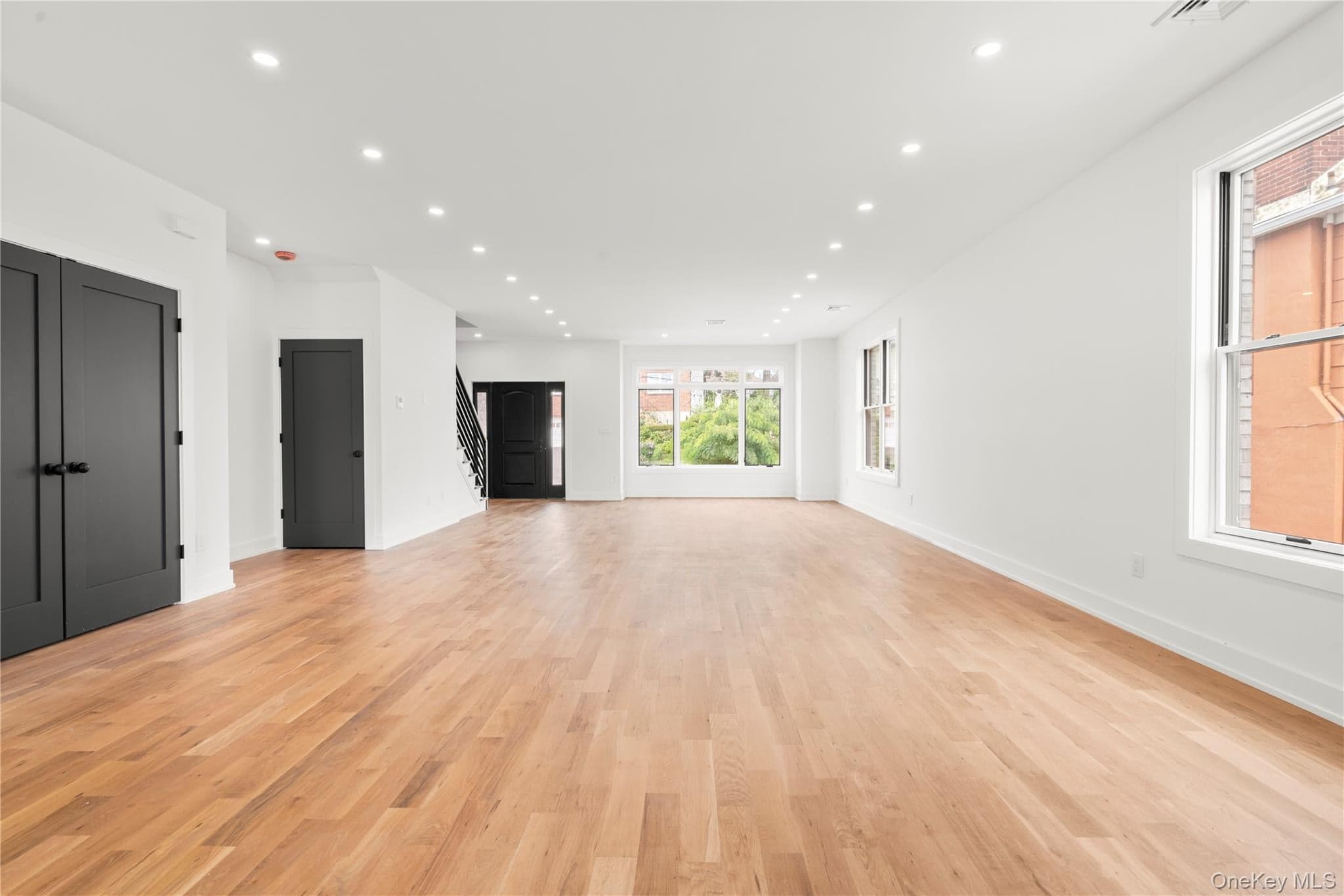 230 Trenchard Street thumbnail 8