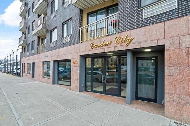 70-26 Queens Boulevard Unit: 10E thumbnail 4