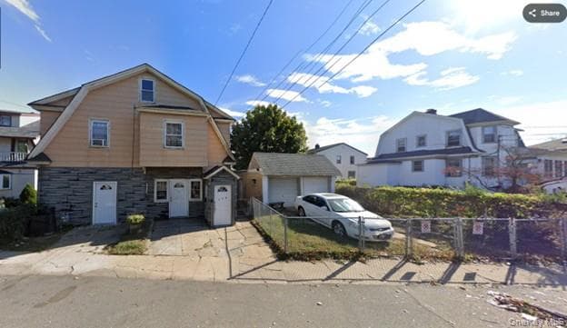 274 Lawrence Avenue thumbnail 5