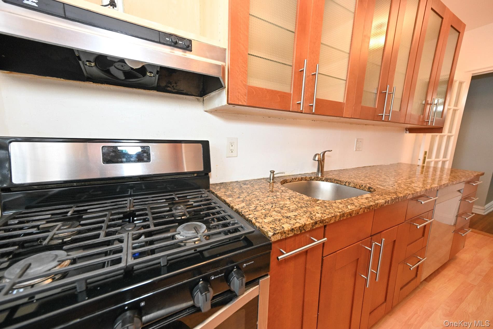 61-41 Saunders Street Unit: B25 thumbnail 22