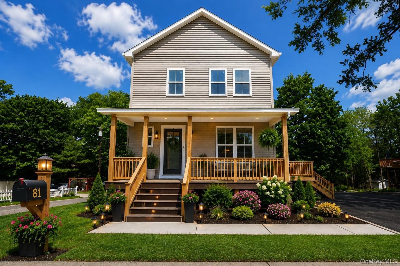 81 Silver Lake Sctn Road, Middletown