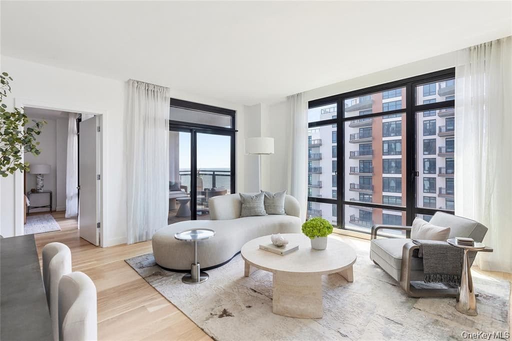 140 Boardwalk Unit: 510B, Long Beach