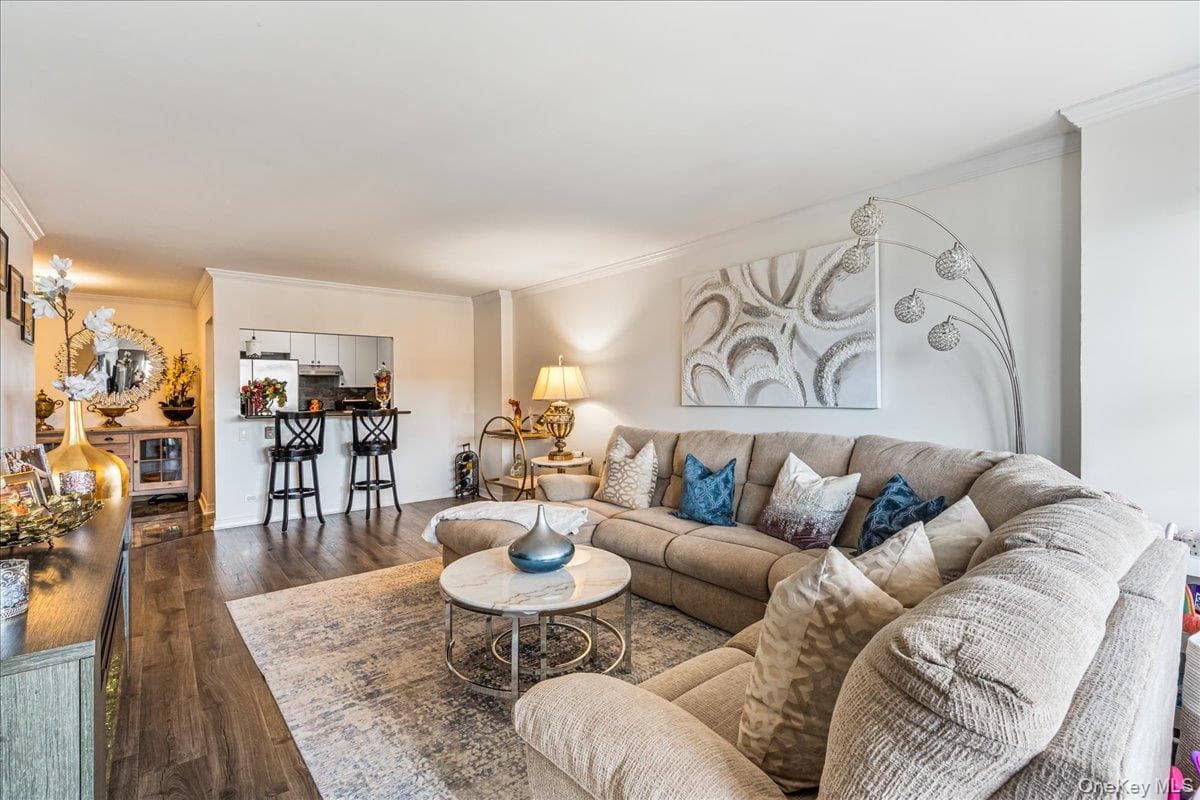 17-85 215 Street Unit: 16 J thumbnail 5