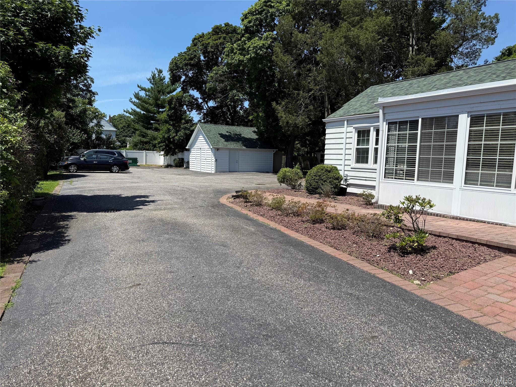 156 North Ocean Avenue thumbnail 3