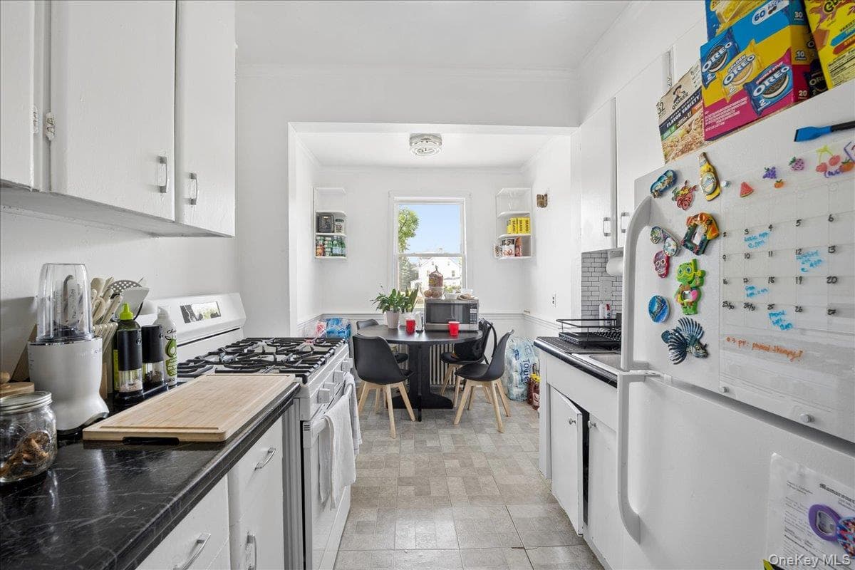 115 N Barry Avenue thumbnail 24