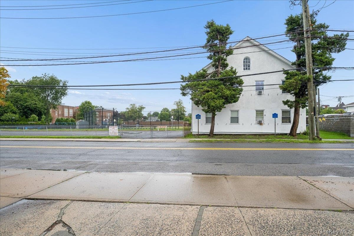 115 N Barry Avenue thumbnail 7