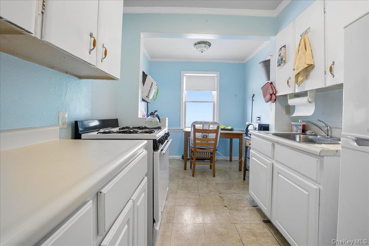 115 N Barry Avenue thumbnail 9