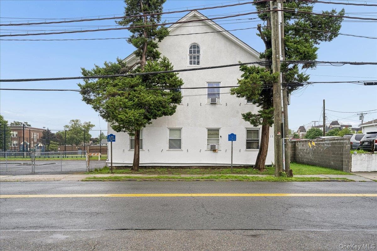 115 N Barry Avenue thumbnail 2