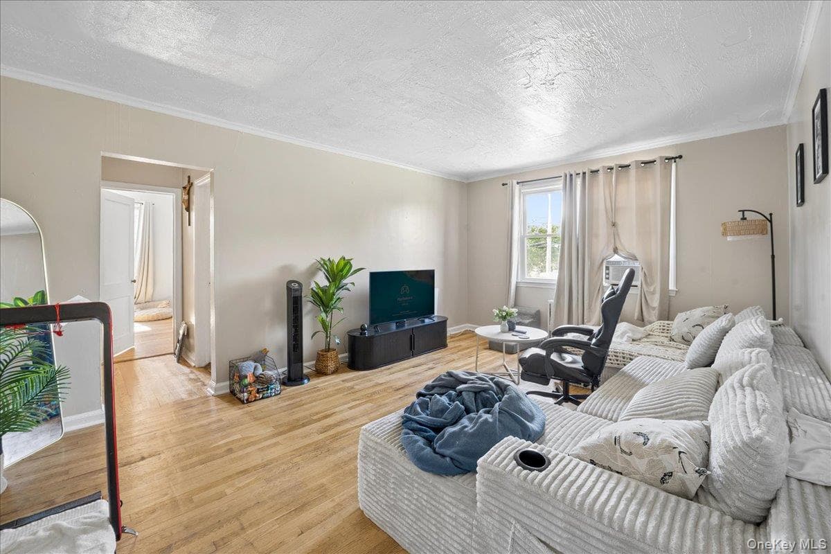 115 N Barry Avenue thumbnail 19