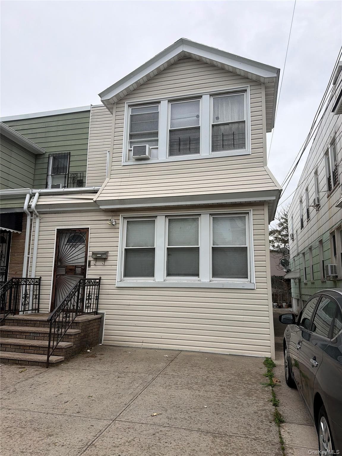 90-08 185 Street St, Hollis