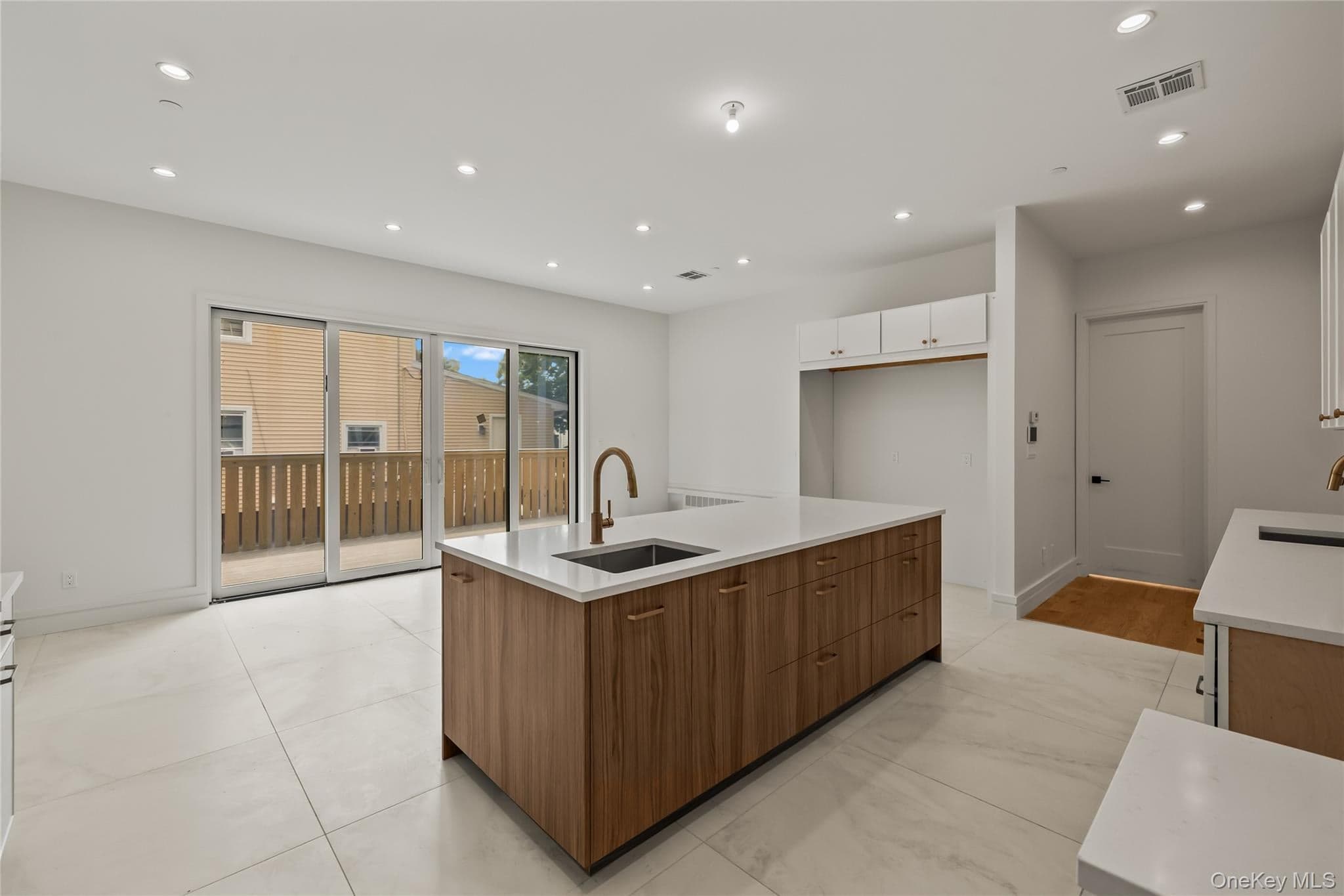 110 Fairview Avenue Unit: #202 thumbnail 11