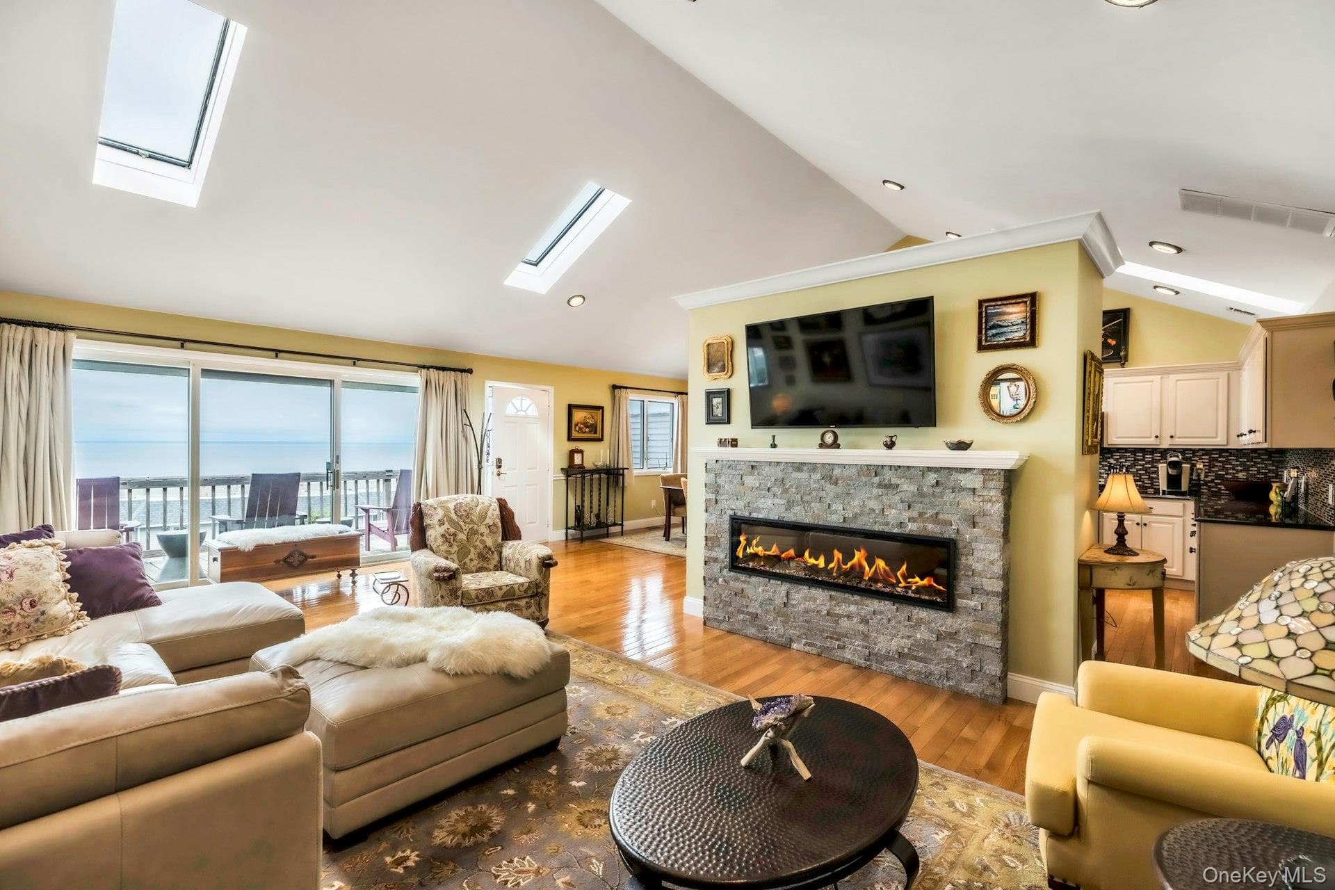 3104 Bluffs Drive thumbnail 6