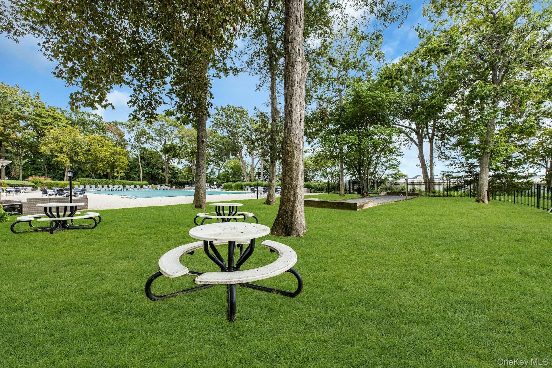 3104 Bluffs Drive thumbnail 32