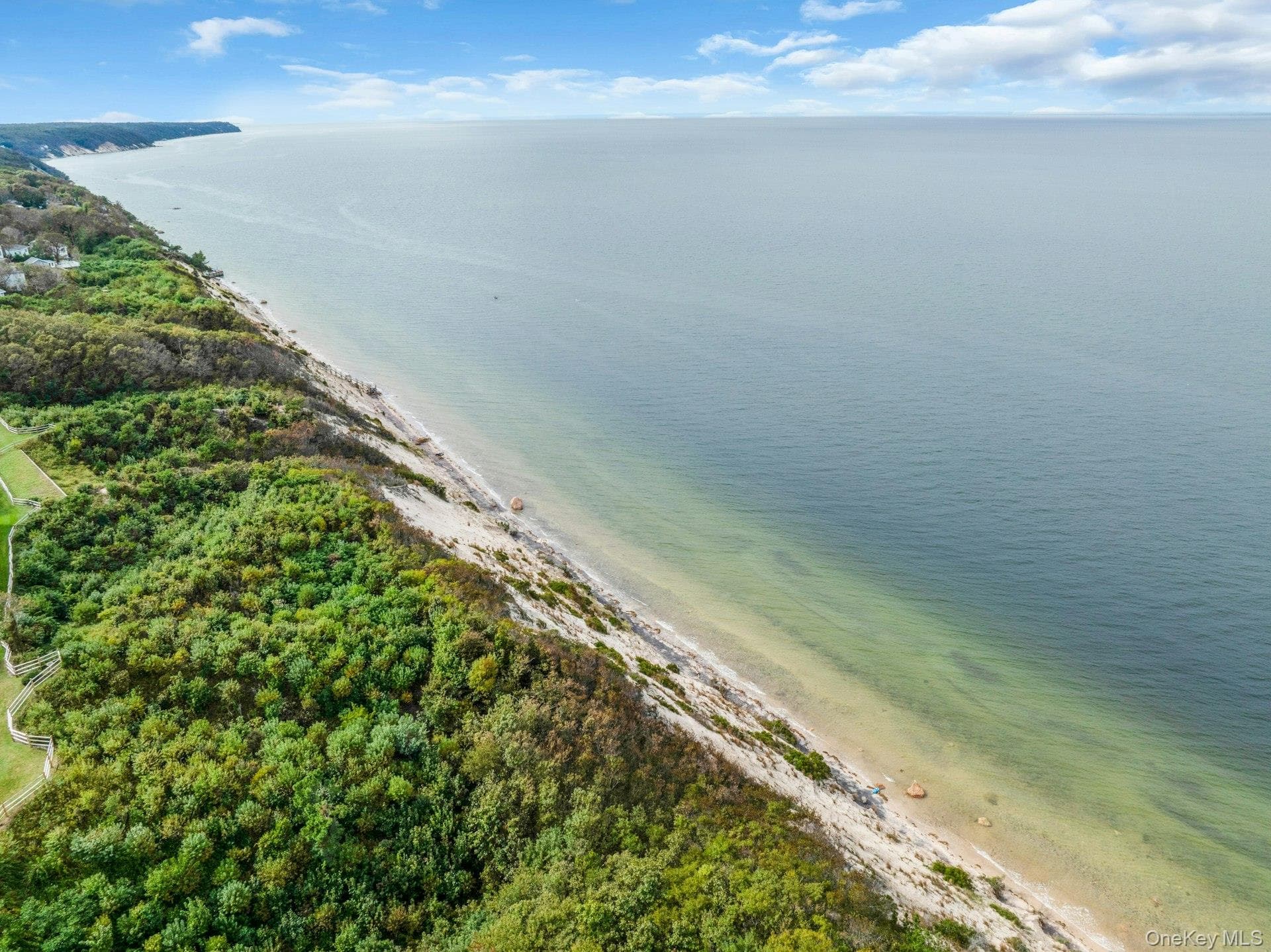 3104 Bluffs Drive thumbnail 4