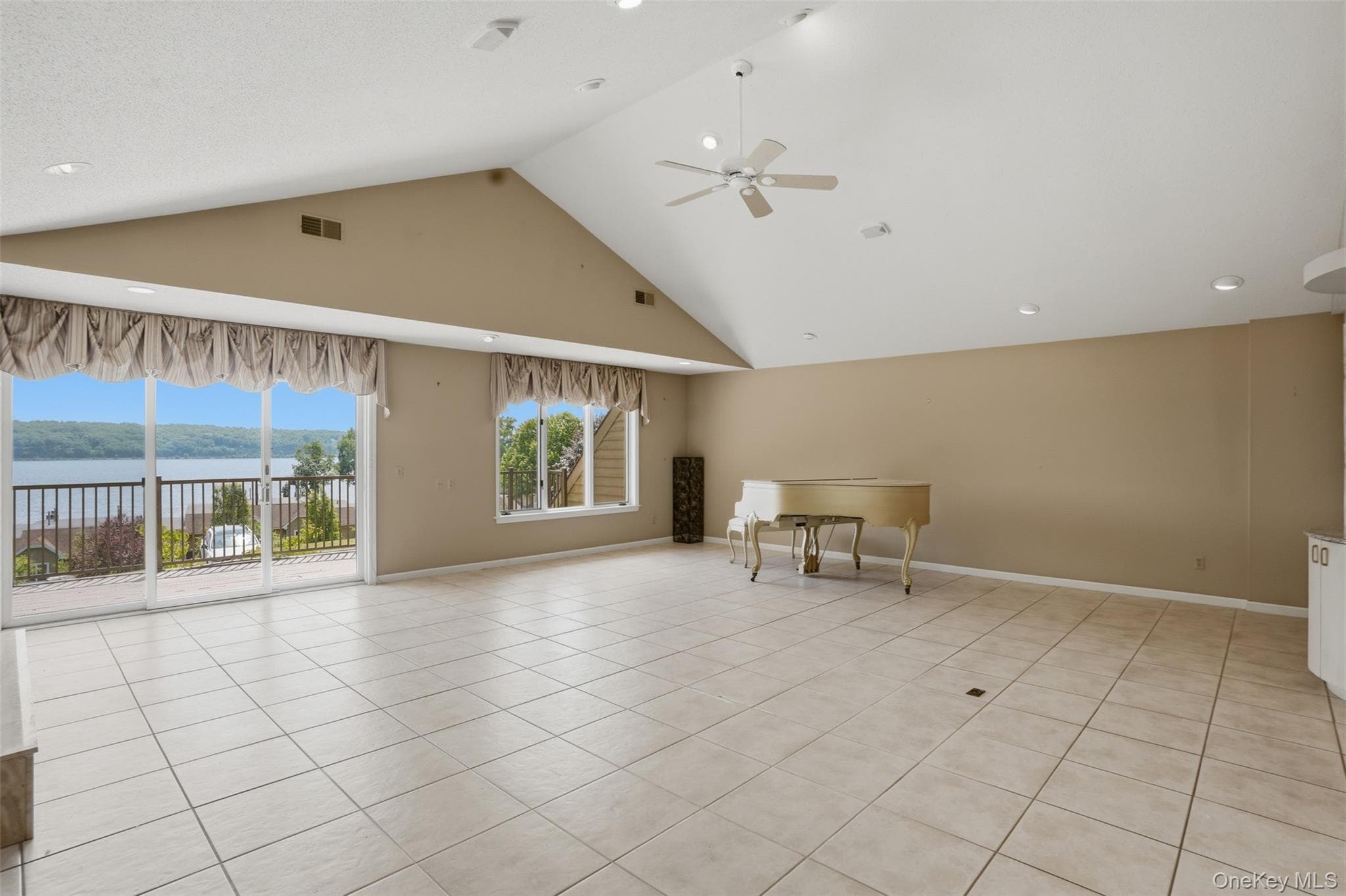 62 Riverview Mary Powell thumbnail 4