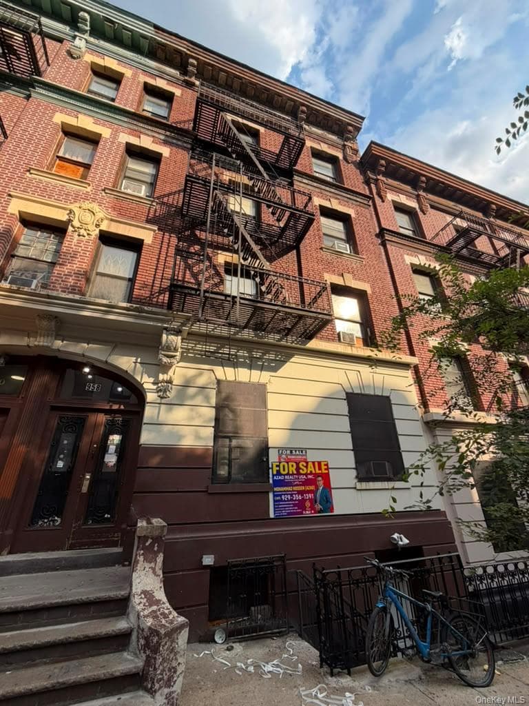958 Anderson Avenue thumbnail 2